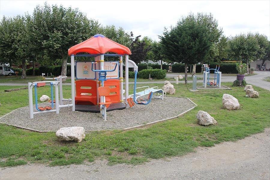 Camping Le Rupe Tolosa Esterno foto