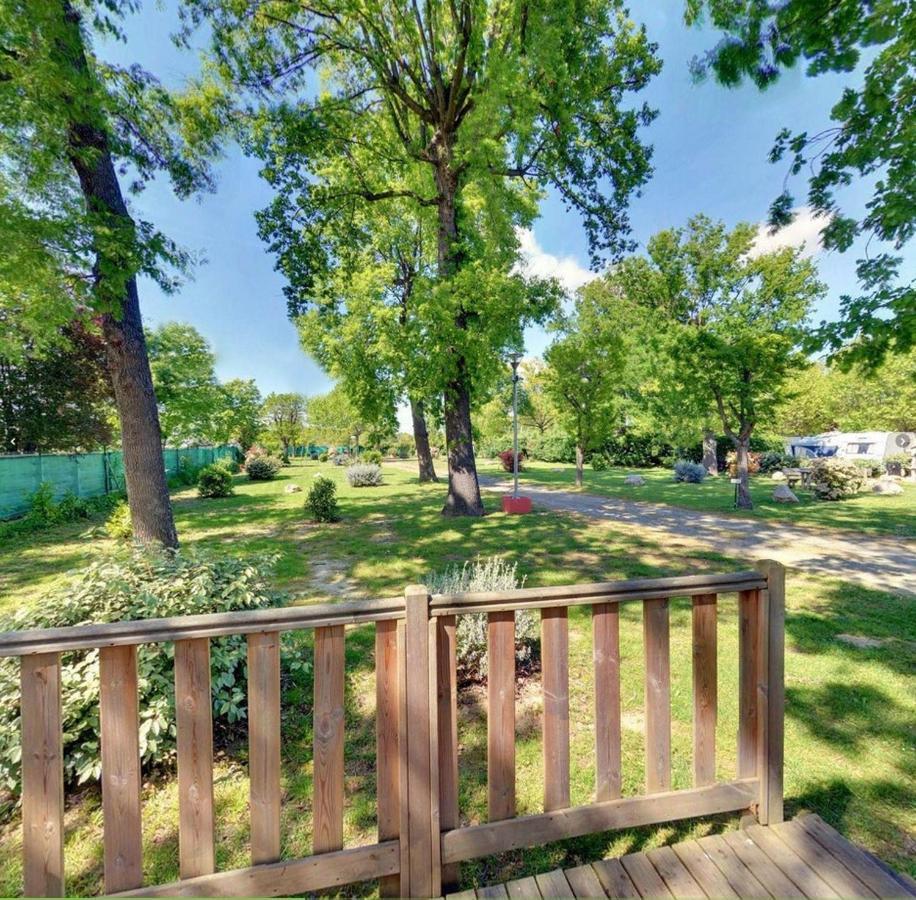Camping Le Rupe Tolosa Esterno foto
